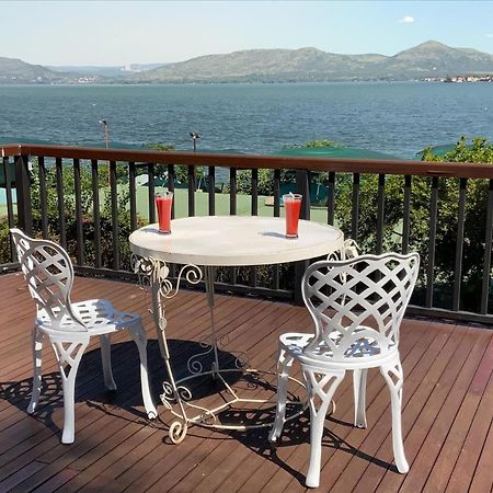 Marina Views Guesthouse Hartbeespoort Eksteriør billede